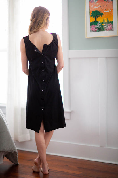 3-in-1 Labor Gown in Black & Olivia Newborn Swaddle Blanket Set & Olivia Dad T-Shirt Set
