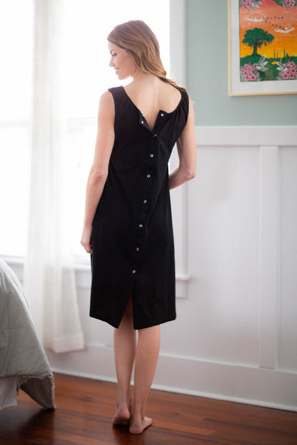 3-in-1 Labor Gown in Black & Willow Newborn Swaddle Blanket Set & Willow Dad T-Shirt Set