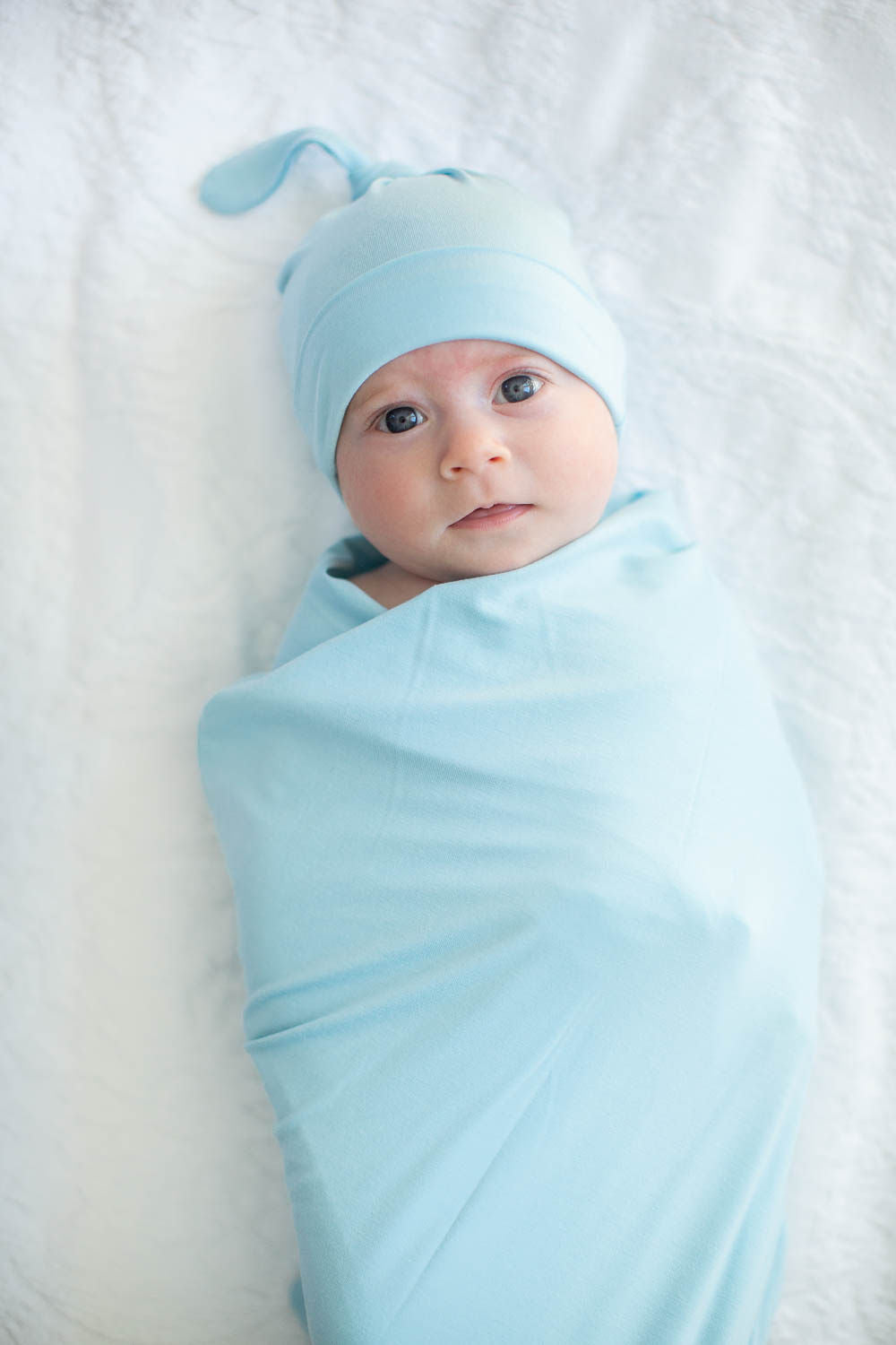 Light Blue Swaddle Blanket & Newborn Hat Set