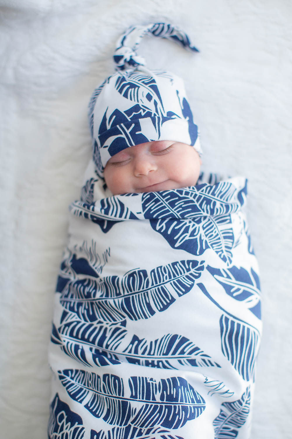 Serra Navy Blue/White Swaddle Blanket & Newborn Hat Set